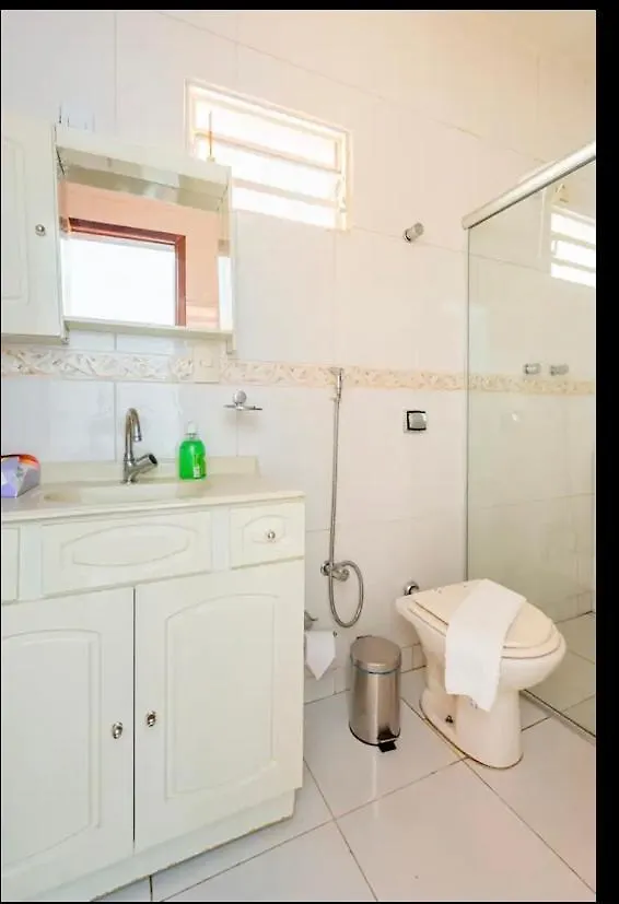 Homestay Suite Aconchegante No Centro De Brasilia Em Casa Compartilhada